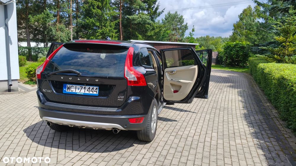 Volvo XC 60 D5 AWD Momentum - 6