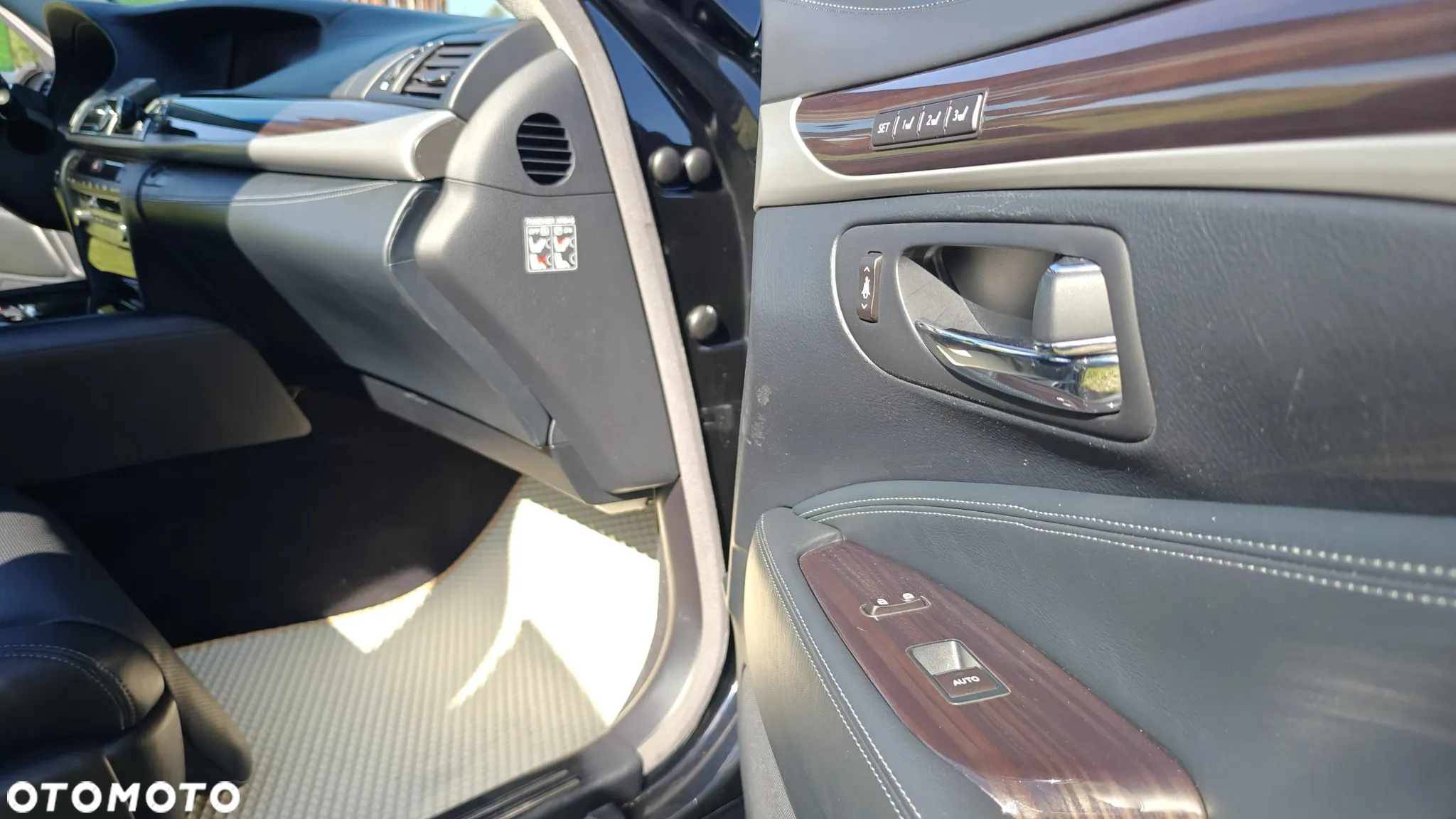 Lexus LS - 28