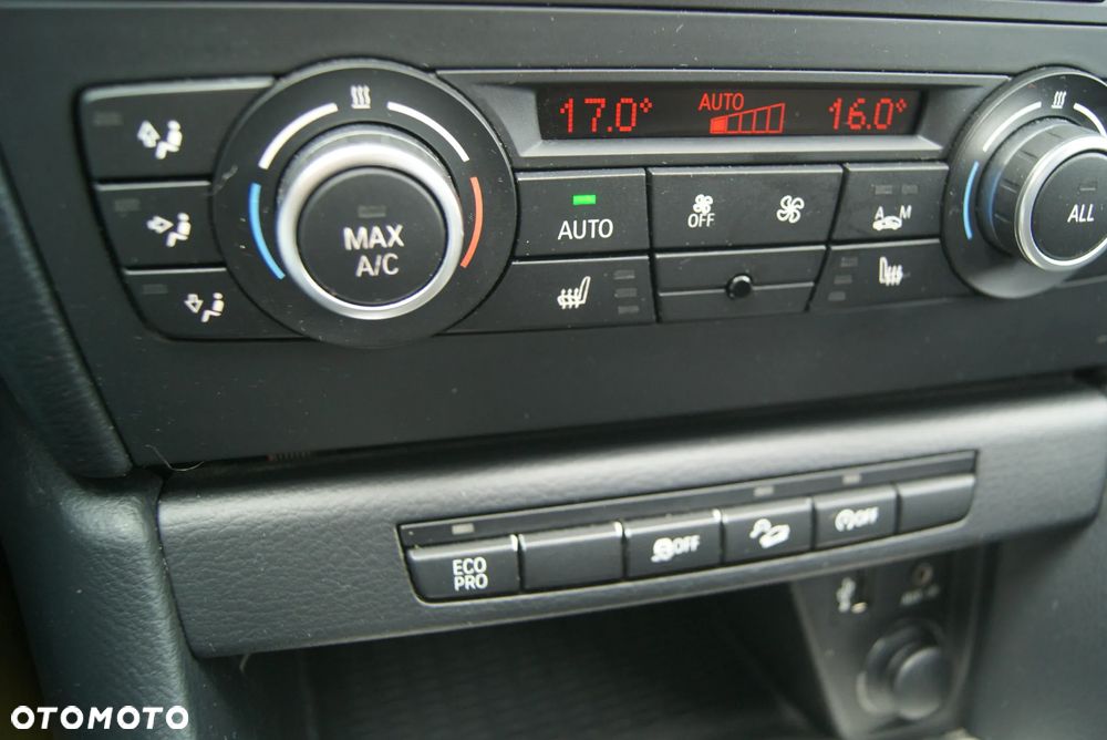 BMW X1 xDrive18d - 15