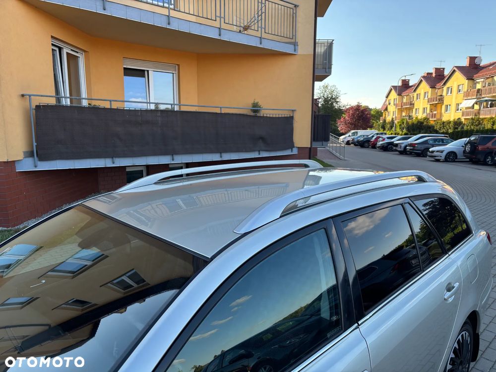 Toyota Avensis 1.8 VVT-i Executive - 16
