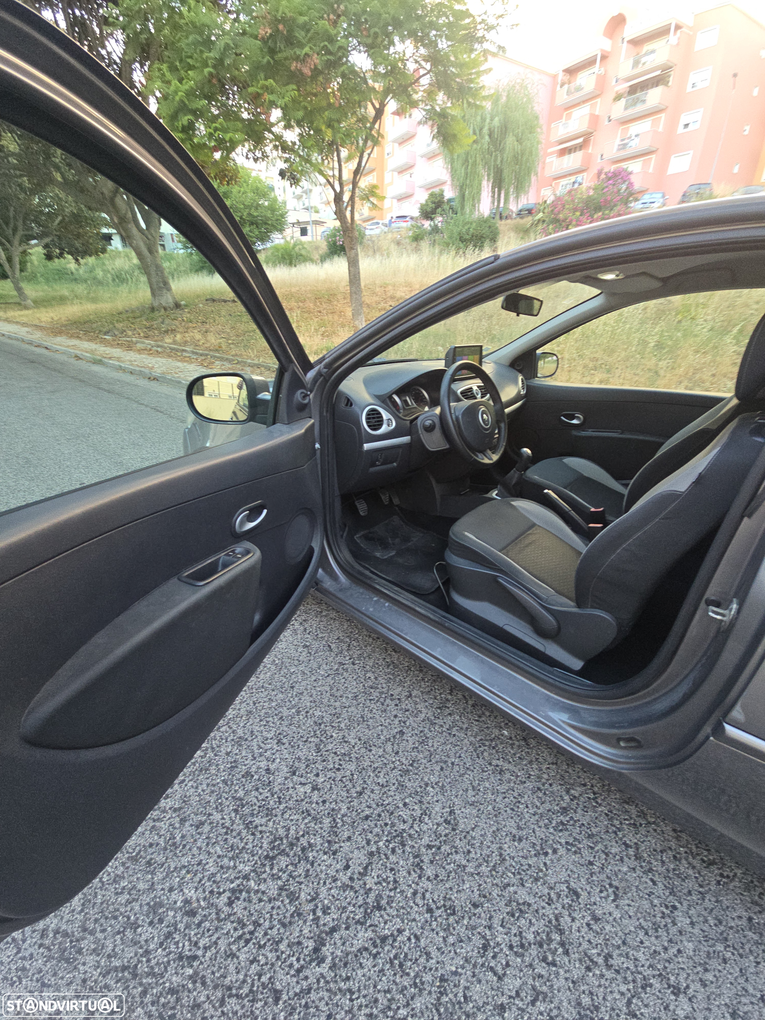 Renault Clio 1.2 16V GT - 17