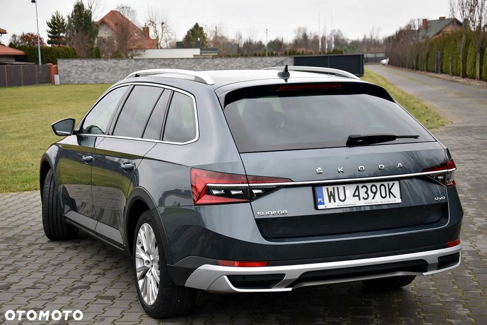 Skoda Superb 2.0 TDI 4x4 DSG Scout - 11