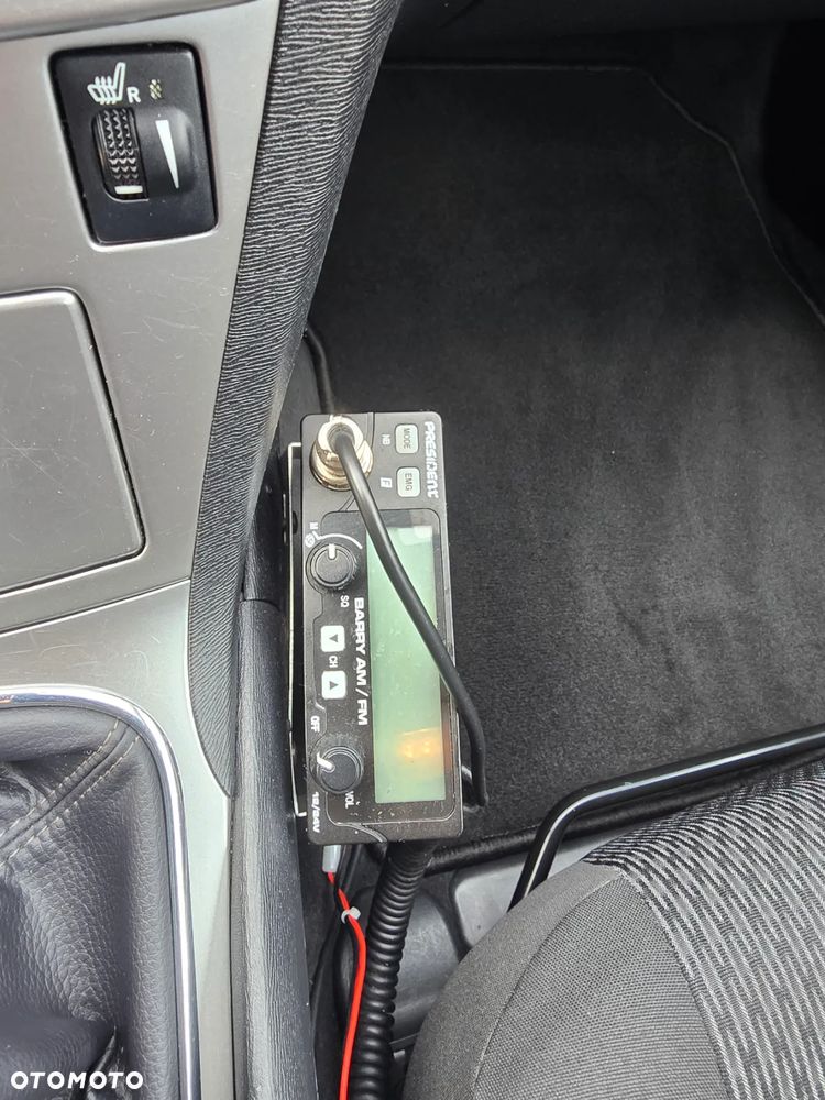 Toyota Avensis 2.0 D-4D Sol+NAVI - 17