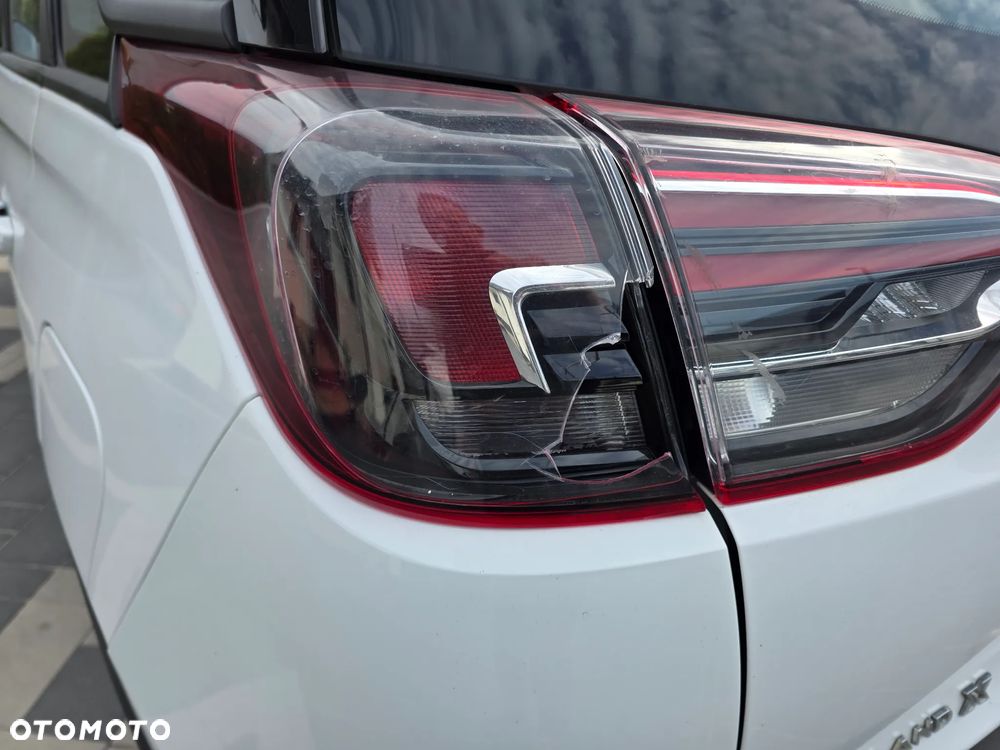 Opel Crossland X - 12