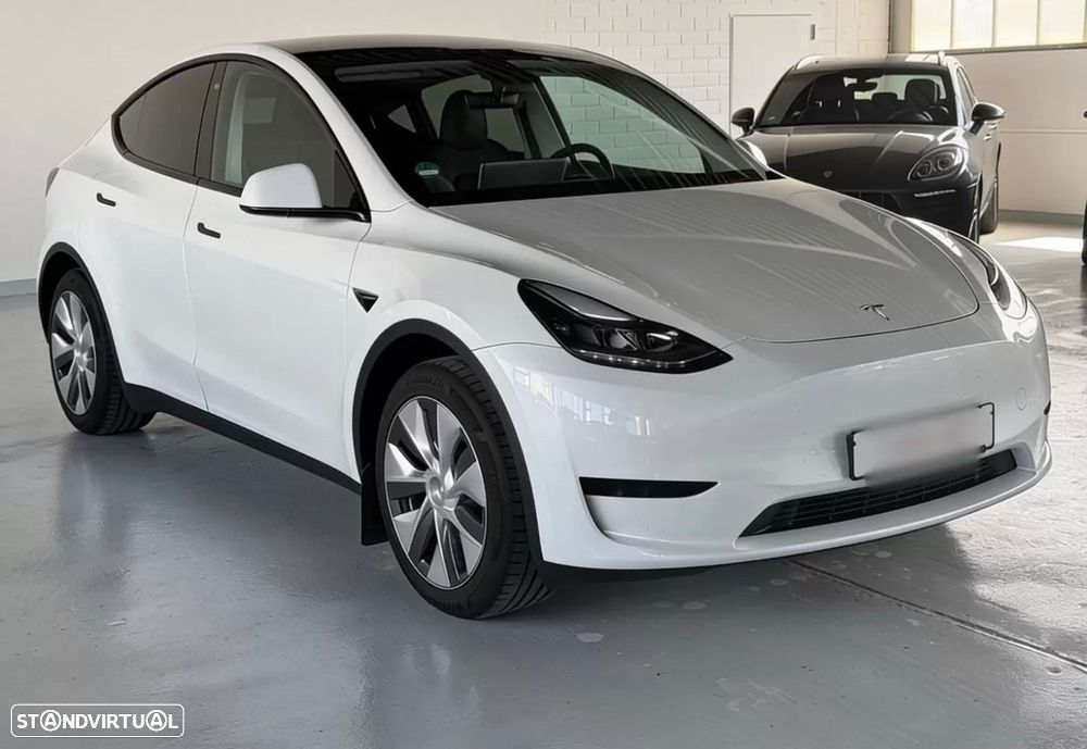 Tesla Model Y Standard