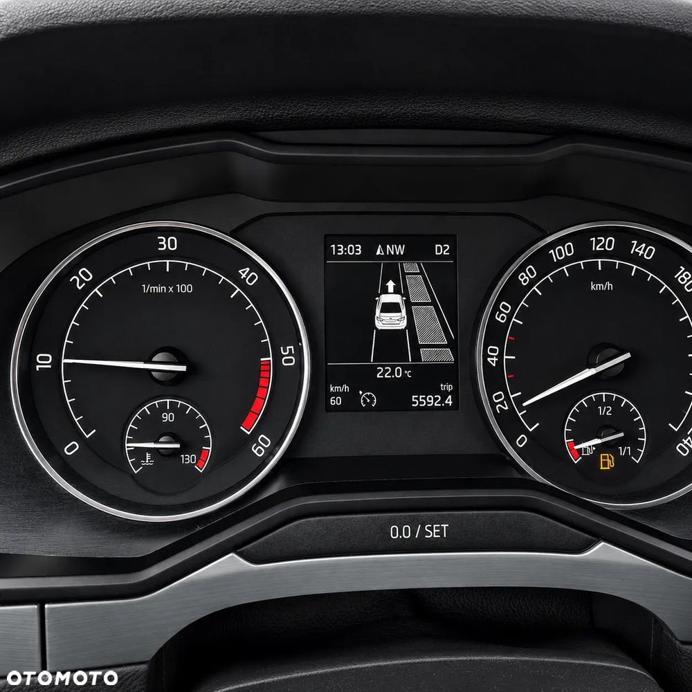 Skoda Superb 2.0 TDI Ambition DSG - 11