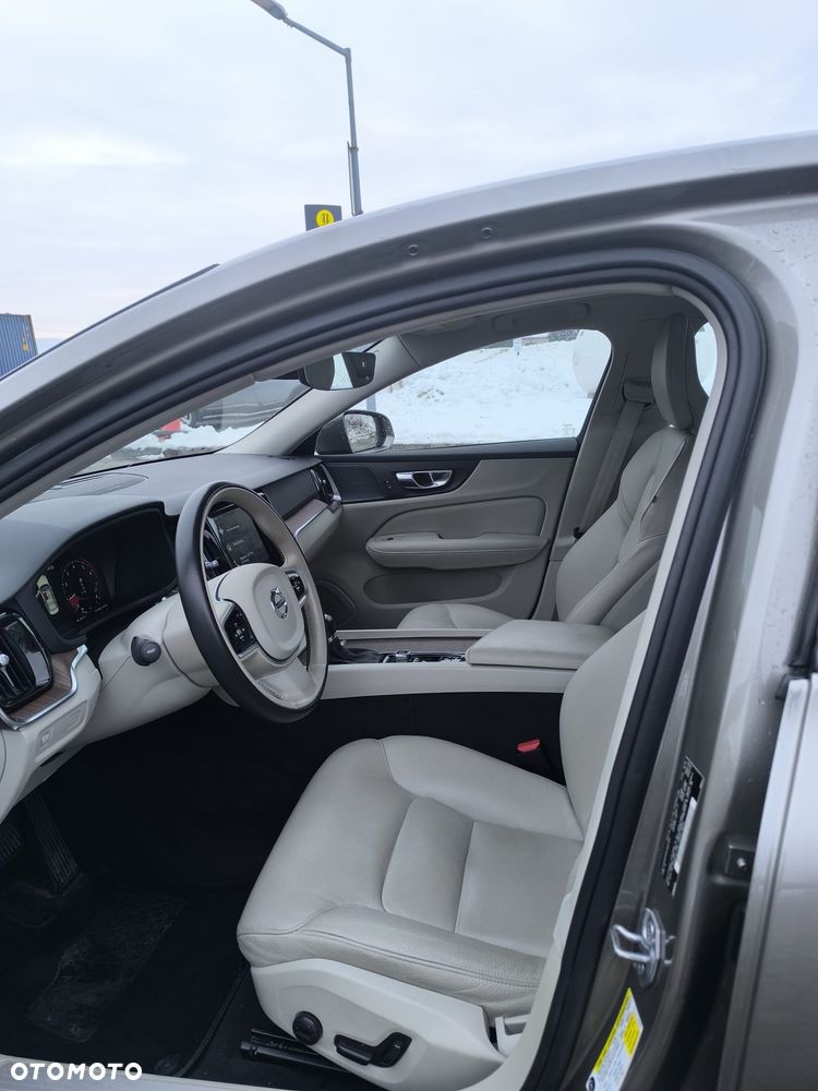 Volvo S60 T5 Momentum Pro - 16