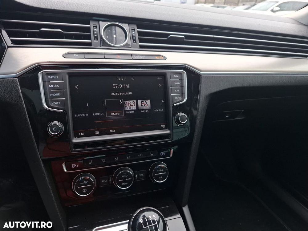 Volkswagen Passat - 2