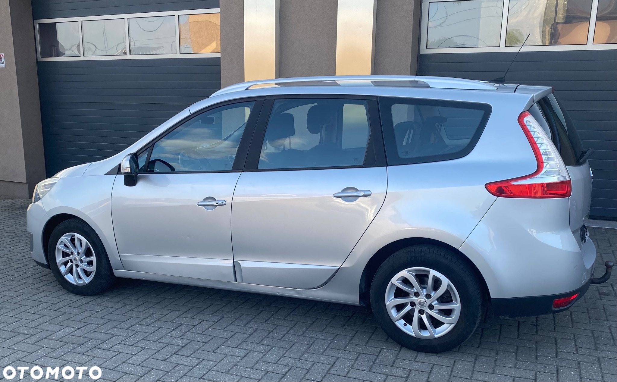 Renault Grand Scenic - 19