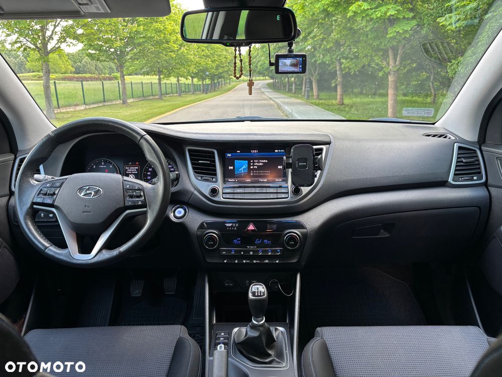 Hyundai Tucson 2.0 CRDI BlueDrive Style 2WD - 16