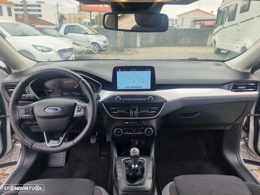 Ford Focus SW - 8