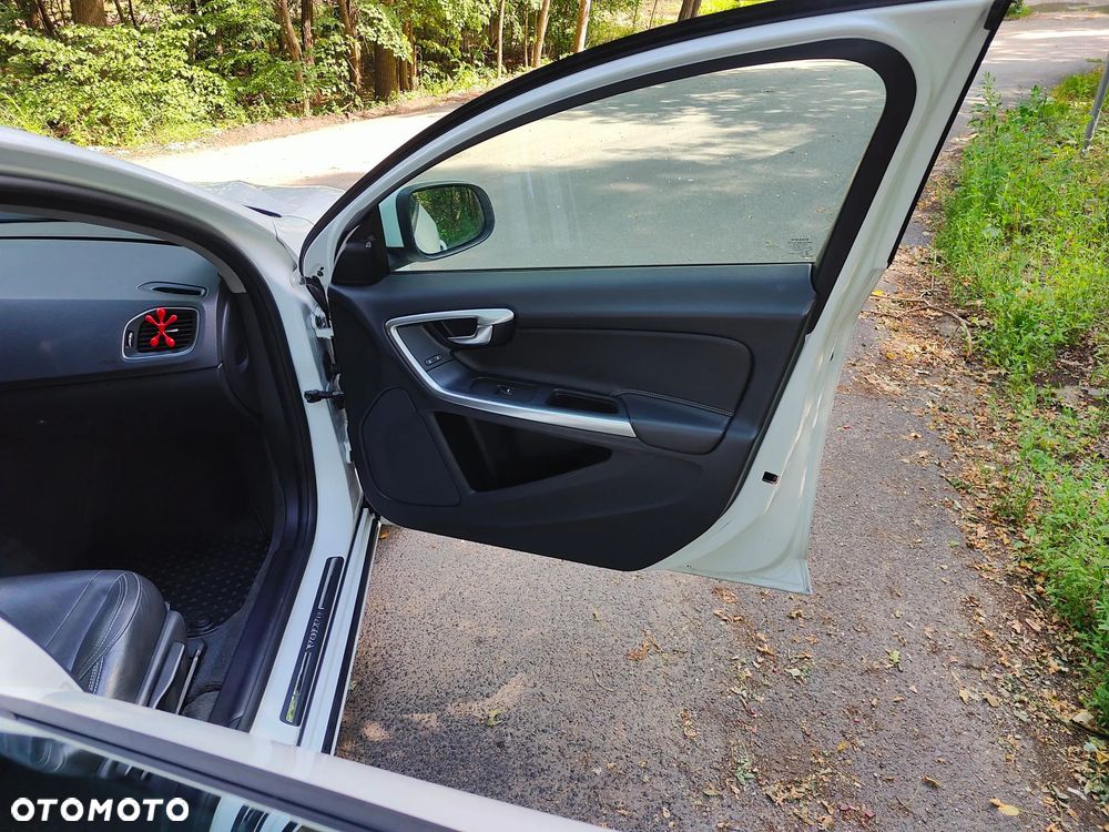 Volvo S60 T5 Drive-E Momentum - 27