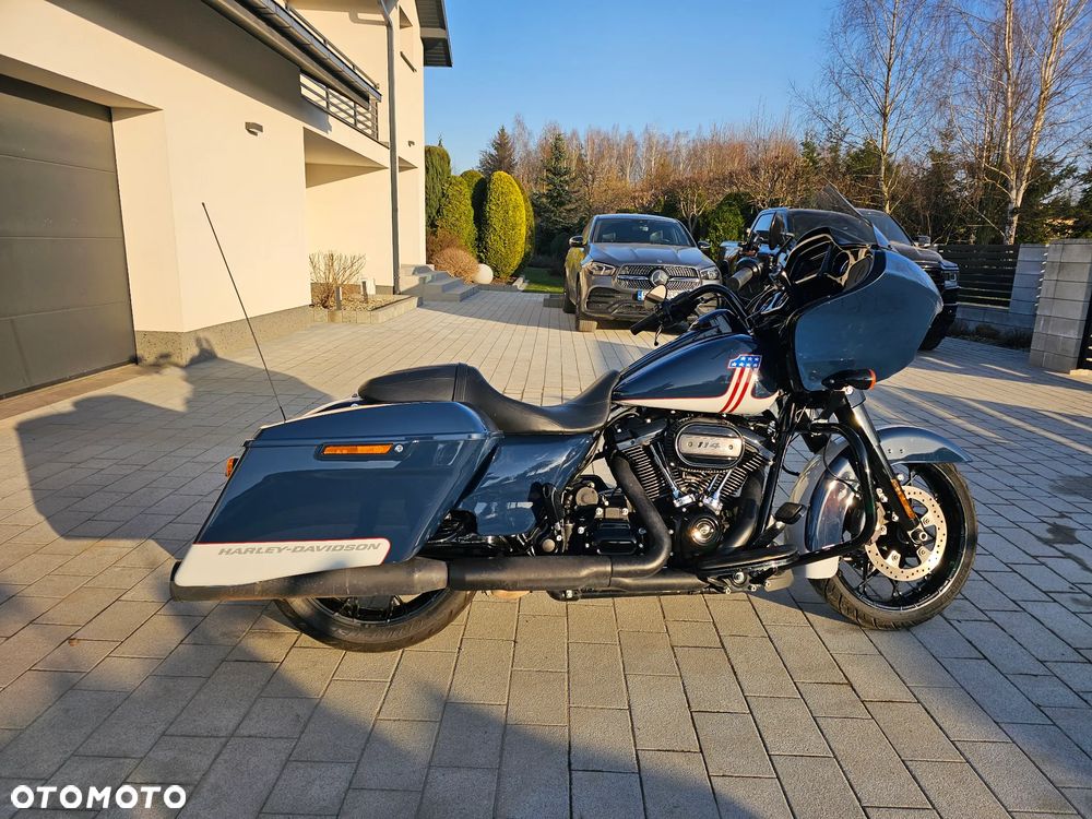 Harley-Davidson Touring Road Glide - 4