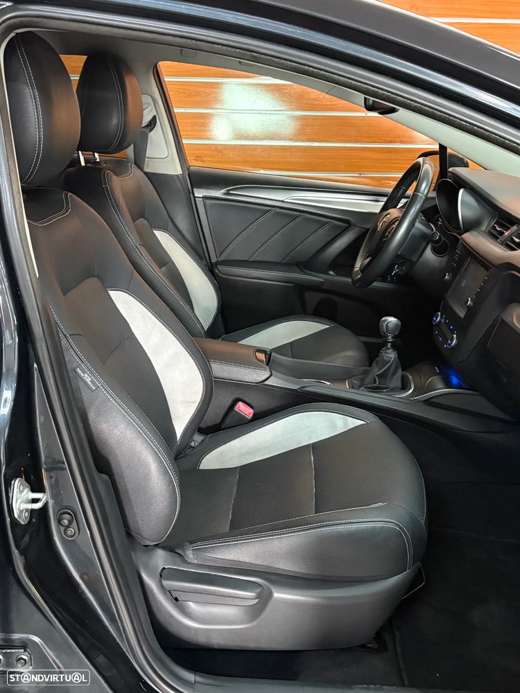 Toyota Avensis Touring Sports 1.6 D-4D Luxury+GPS - 12