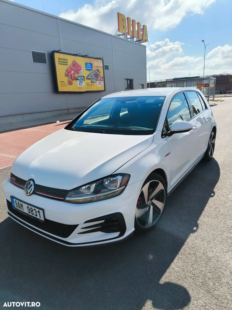 Volkswagen Golf 2.0 TSI GTI - 2