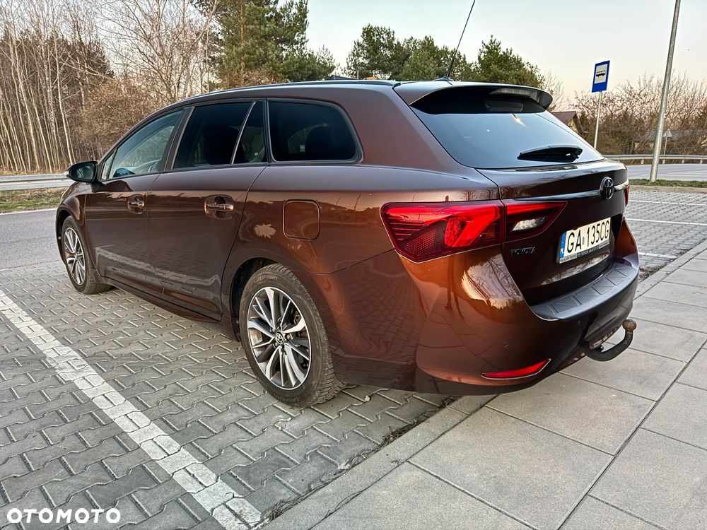 Toyota Avensis Touring Sports 1.8 Executive - 4