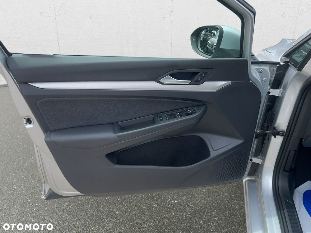 Volkswagen Golf - 10
