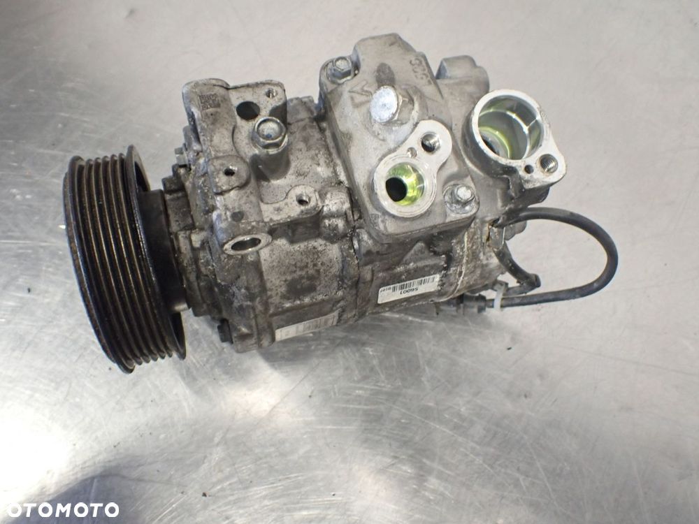 SPRĘŻARKA KLIMATYZACJI AUDI A4 B8 2.0 - 2