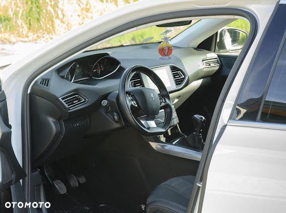 Peugeot 308 1.5 BlueHDi Allure S&S - 19