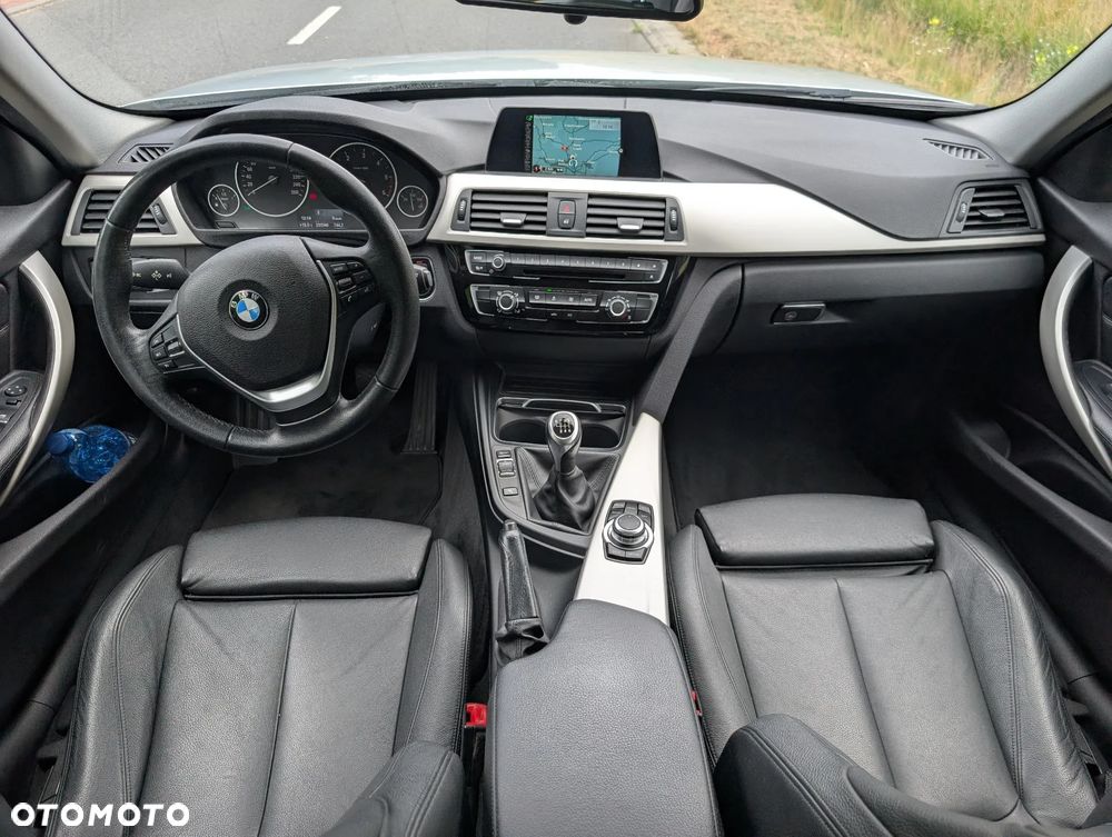 BMW Seria 3 318d xDrive Advantage - 22