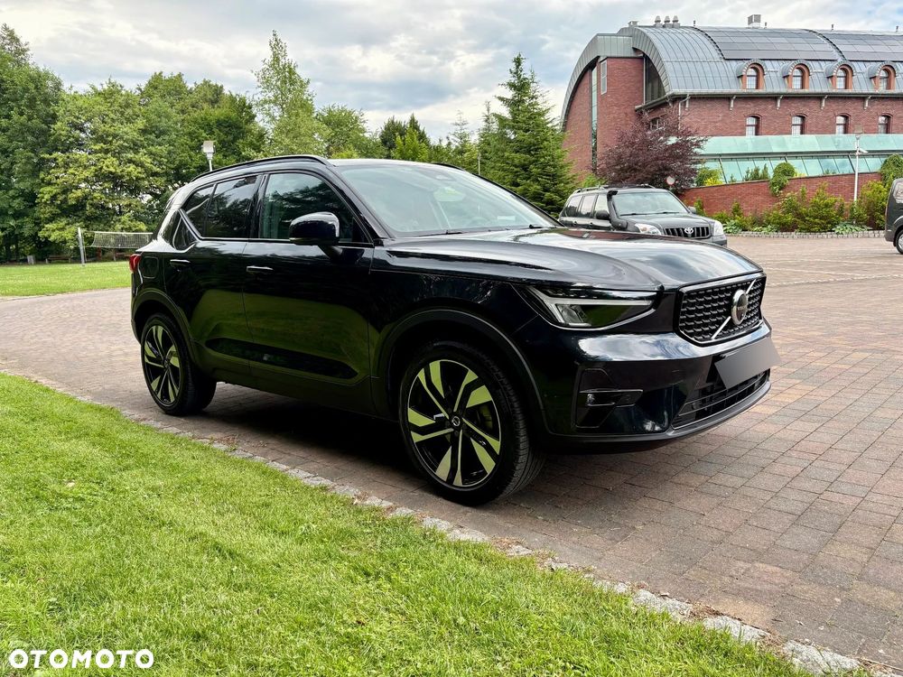 Volvo XC 40 B5 AWD Ultimate Dark - 4