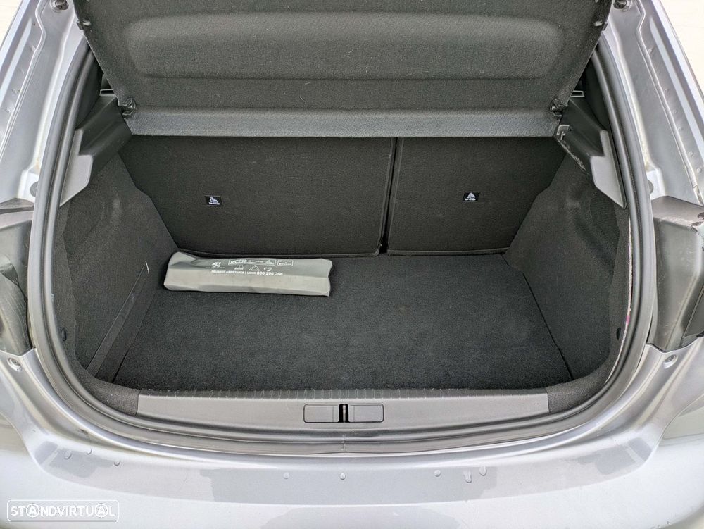 Peugeot 208 1.2 PureTech Active Pack - 12