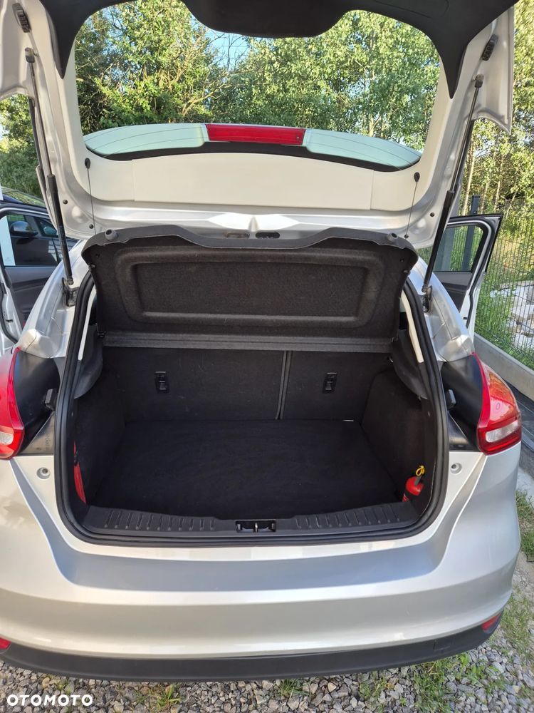 Ford Focus 1.6 Trend - 19