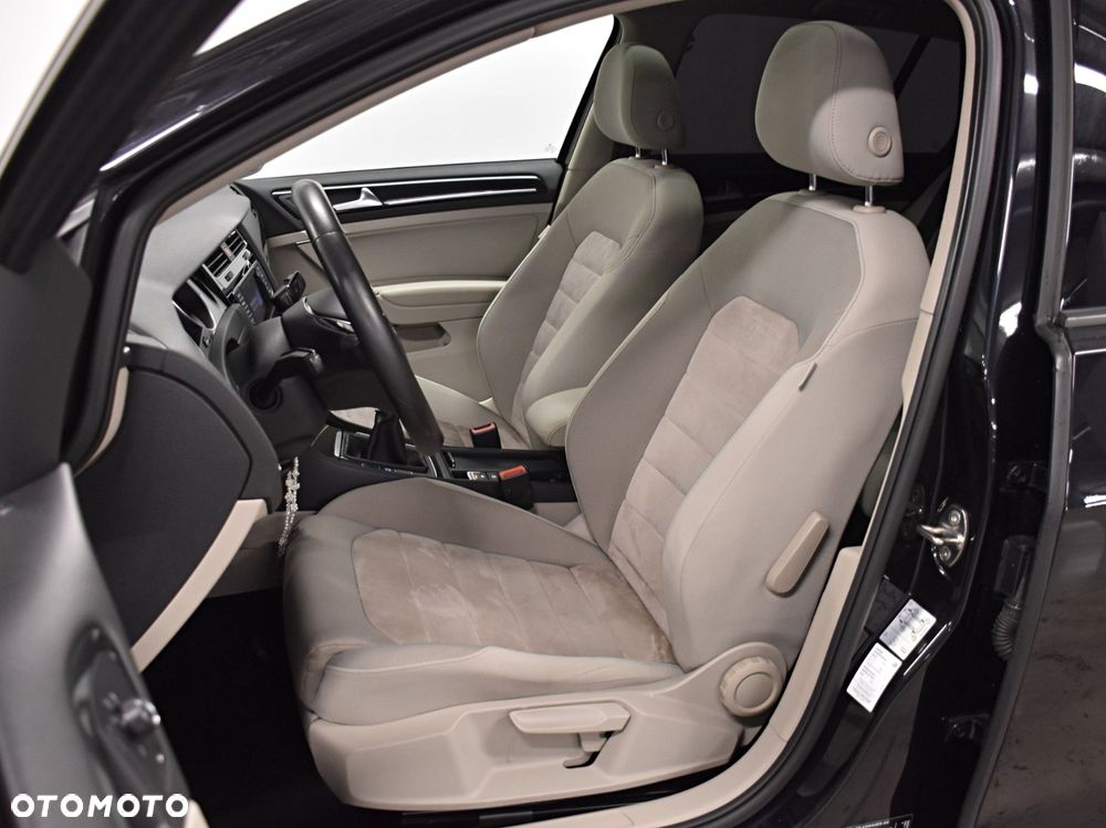 Volkswagen Golf 1.2 TSI MATCH - 9