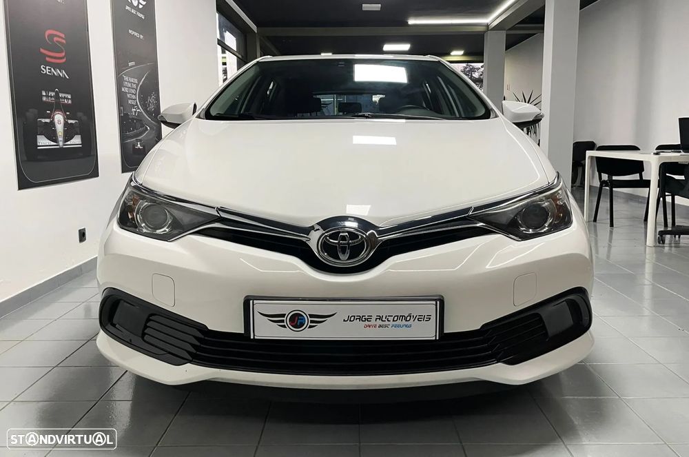 Toyota Auris 1.4 D-4D Exclusive - 3