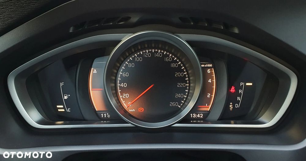 Volvo V40 Cross Country T3 Drive-E Dynamic Edition - 16