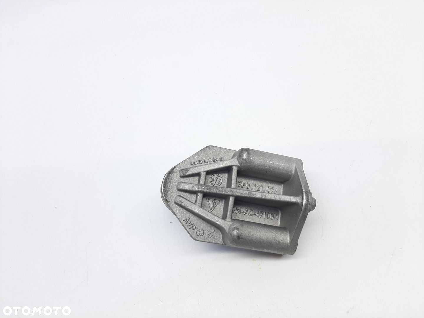 VW Touareg 2010-2017r Mocowanie Stelaż Uchwyt Chłodnicy 7P0121079 - 1
