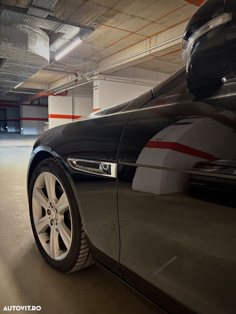 Jaguar XE 2.0 Prestige - 5