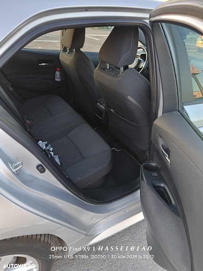 Toyota Corolla 1.8 HSD Business - 8