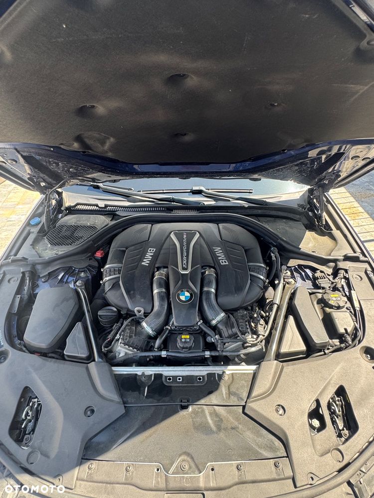 BMW Seria 5 M550i xDrive - 17