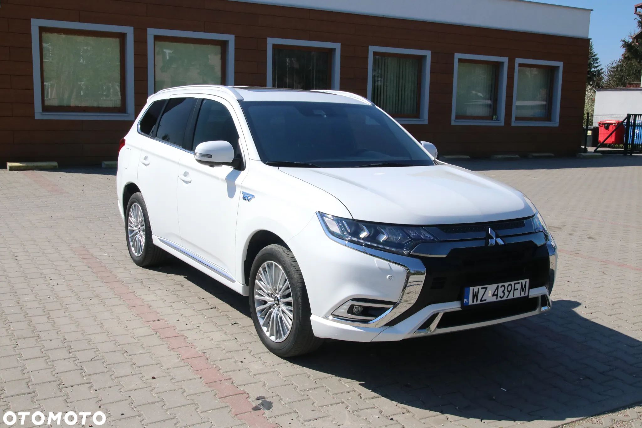 Mitsubishi Outlander 2.0 4WD Plug-In Hybrid - 1