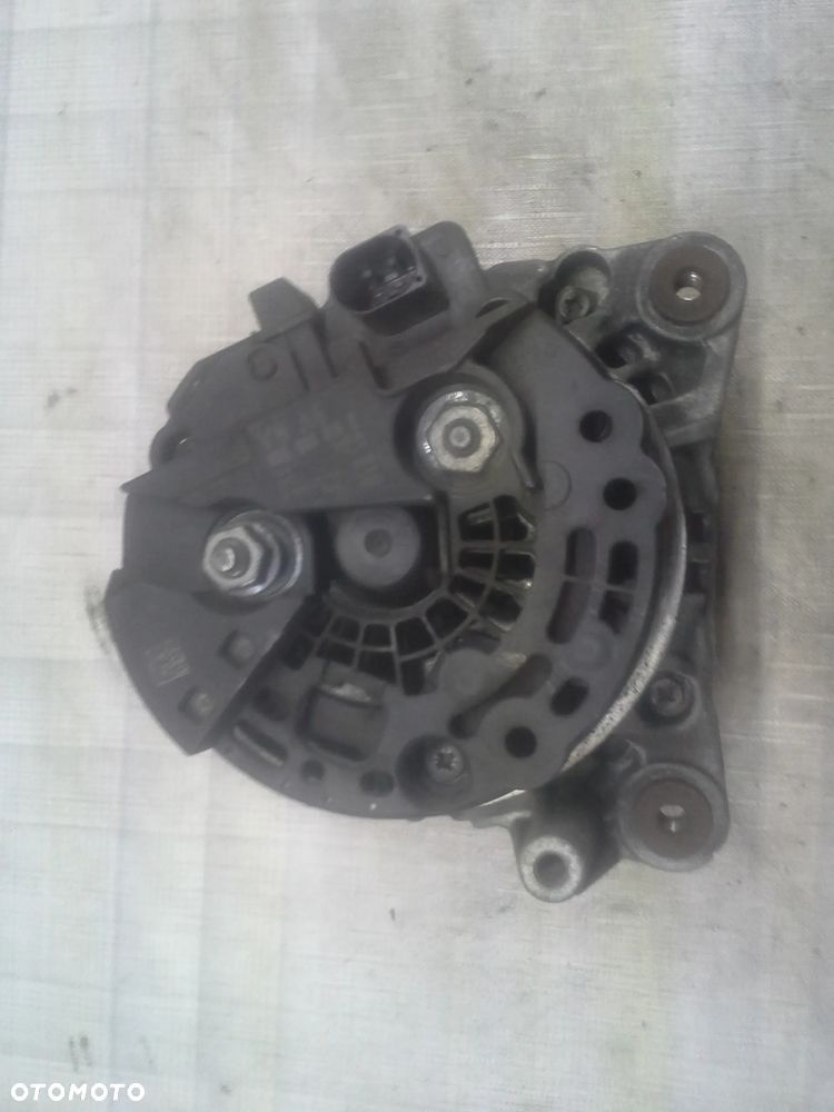 Audi A4 B8 2.0 TDi 143KM CAG CAGA alternator Bosch 140A 03G903016E  0124525114 - 9