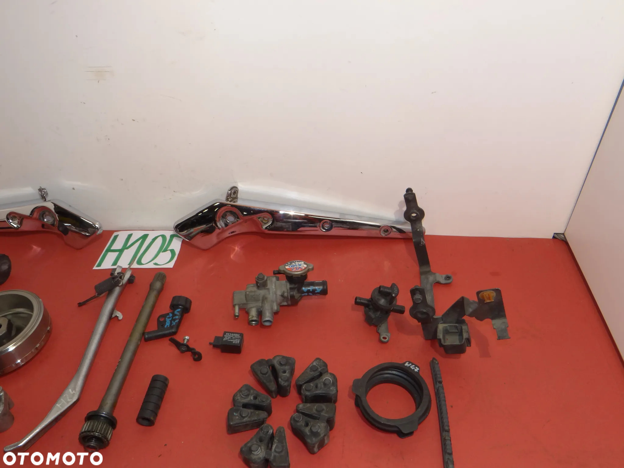 HONDA VTX 1300 LISTWY BŁOTNIKA TERMOSTAT STOPKA BOCZNA KOŁO MAGNESOWE WYSPRZENGLIK CZĘŚCI H105 - 2