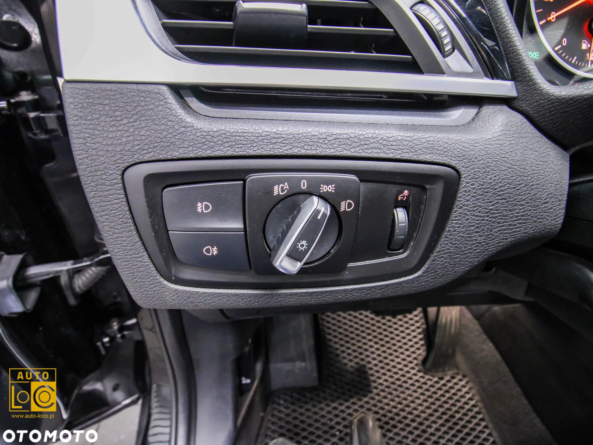 BMW X1 xDrive18d xLine - 32