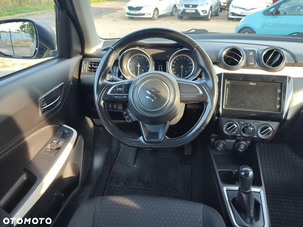 Suzuki Swift 1.2 SHVS Premium Plus - 10