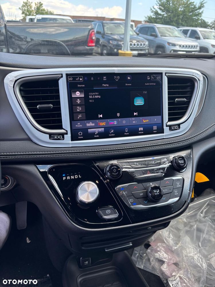 Chrysler Pacifica - 19