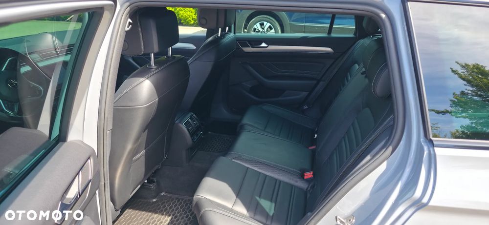 Volkswagen Passat - 8