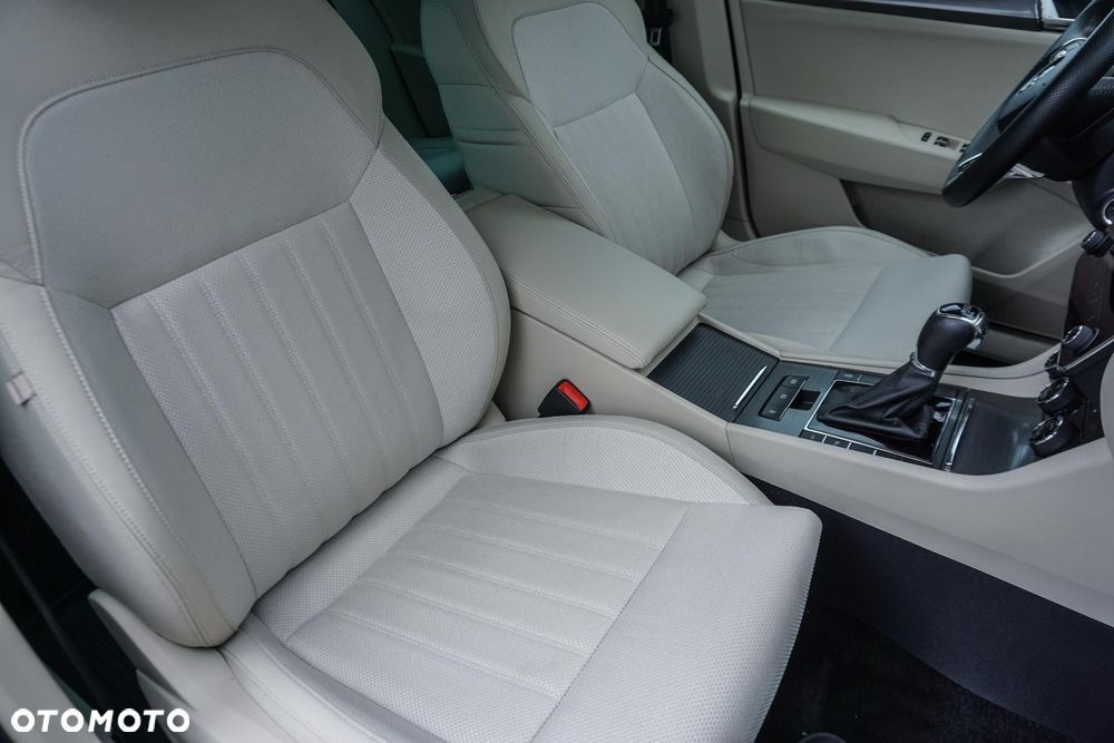 Skoda Superb 2.0 TDI SCR Style DSG - 16