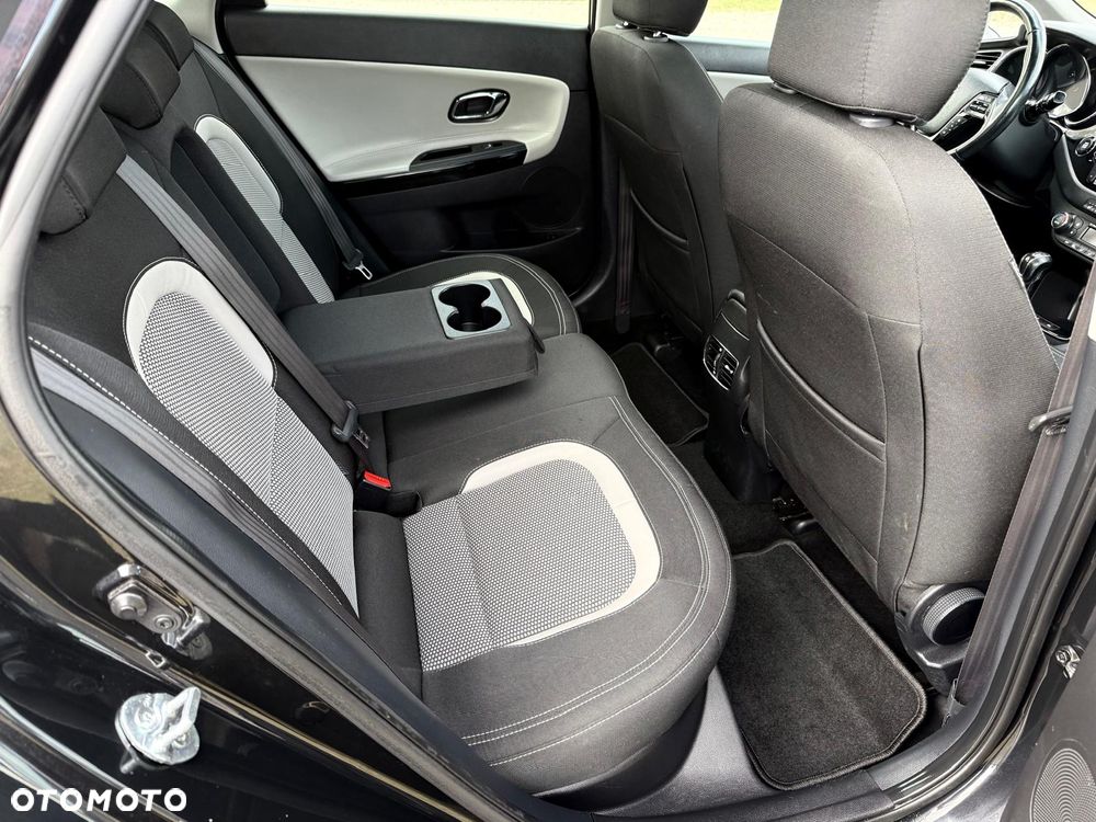 Kia Ceed 1.6 CRDi 128 Platinum Edition - 32