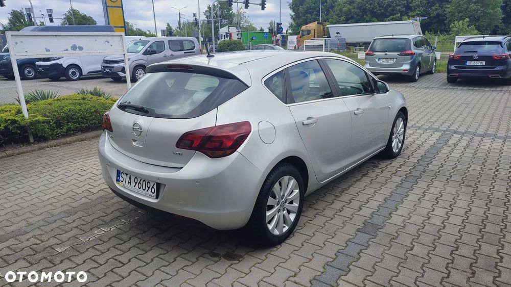 Opel Astra IV 1.7 CDTI Cosmo - 5