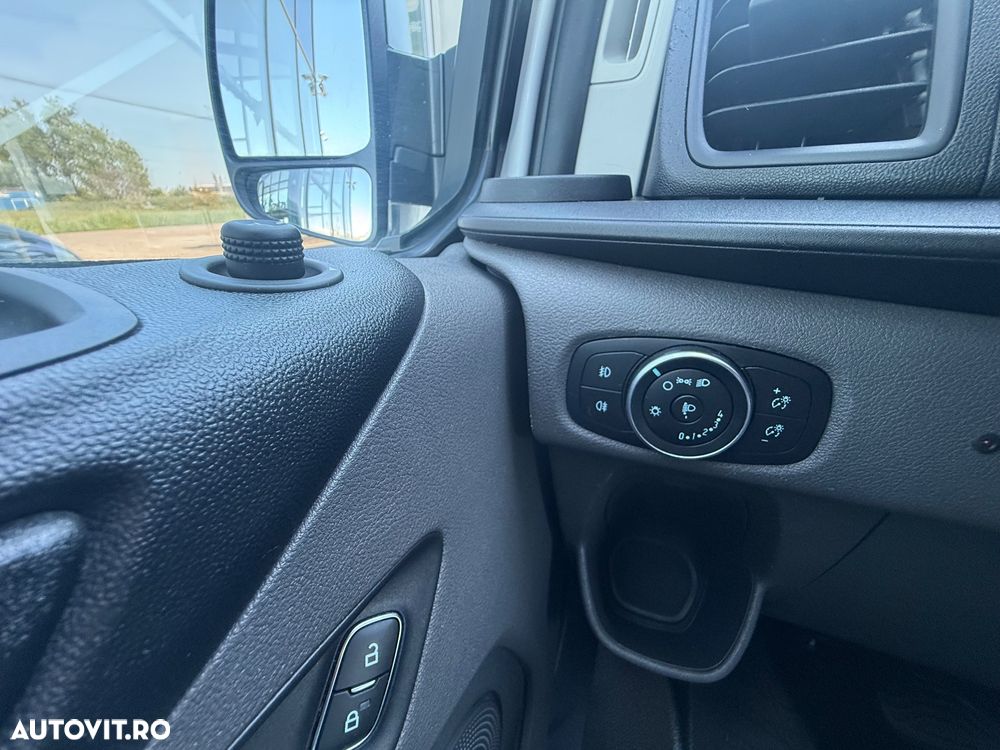 Ford Transit Custom - 33