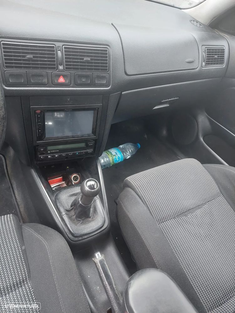 VW Golf 1.9 TDi Highline - 7