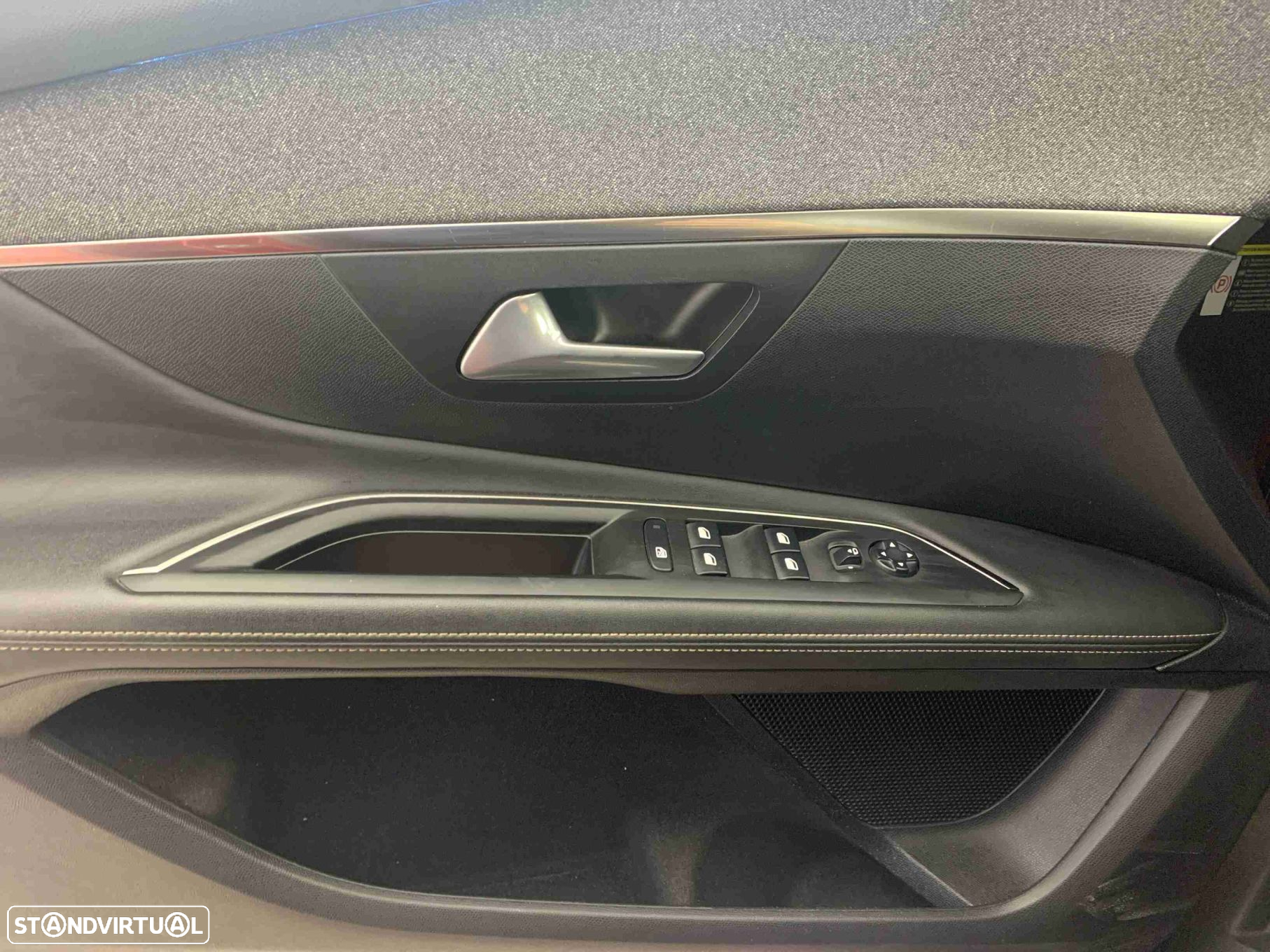 Peugeot 3008 1.6 Hybrid GT e-EAT8 - 11