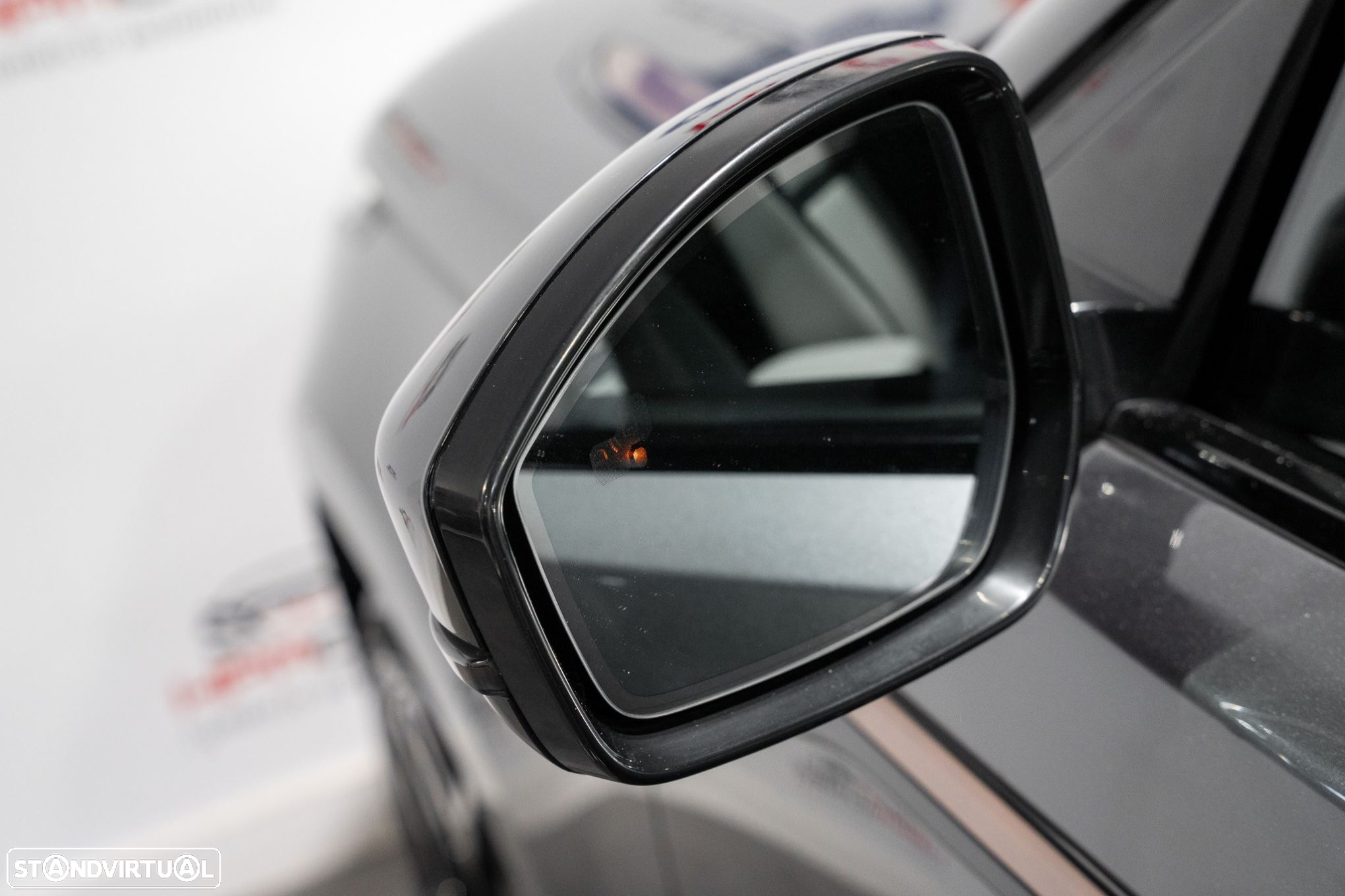 Land Rover Range Rover Velar 3.0 D R-Dynamic - 33