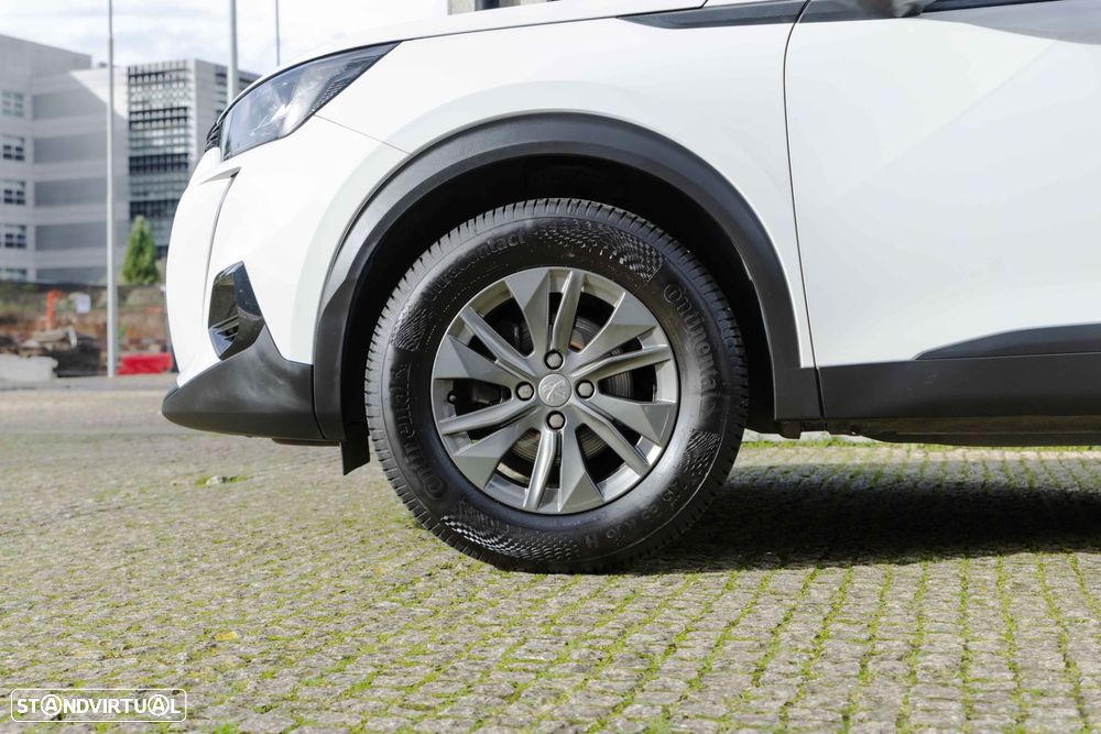 Peugeot 2008 1.2 PureTech Active EAT8 - 3