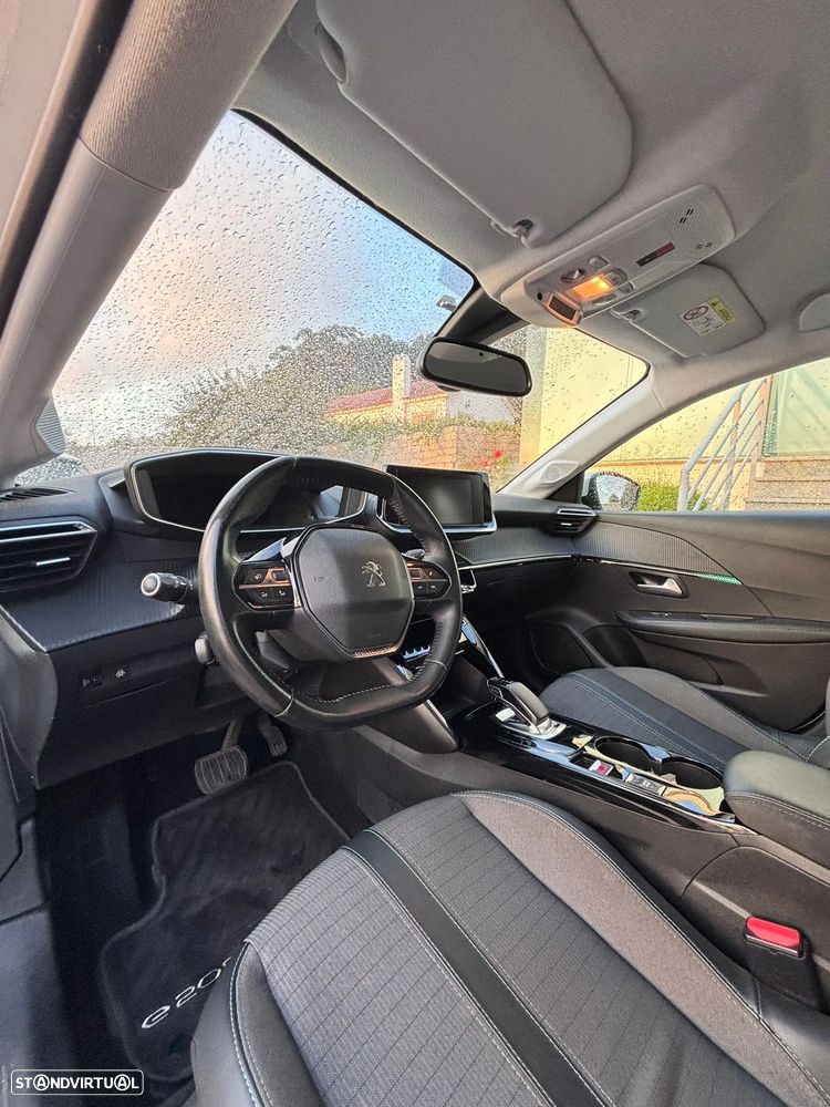 Peugeot e-208 Allure Pack - 10